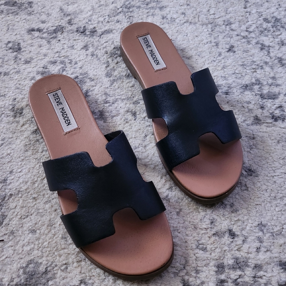 Steve Madden Leather "Daphne" Sandals ("H" Sandals) - Picture 2 of 5